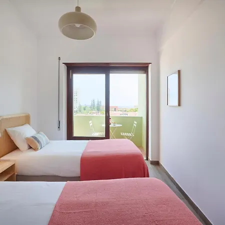 Ocean Balcony, 10m Walk To Beach, By Timecooler شقة