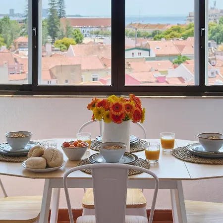 Ocean Balcony, 10m Walk To Beach, By Timecooler شقة