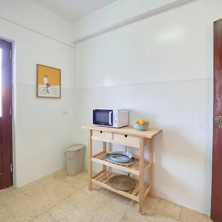 Ocean Balcony, 10m Walk To Beach, By Timecooler Apartamento Setúbal