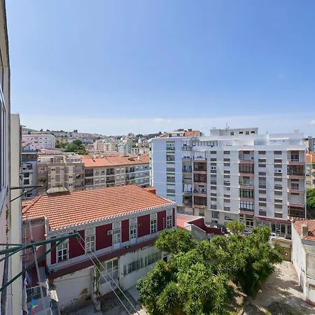 Ocean Balcony, 10m Walk To Beach, By Timecooler Apartamento Setúbal