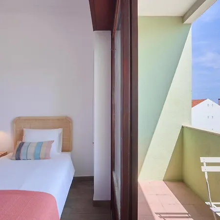 Ocean Balcony, 10m Walk To Beach, By Timecooler * Сетубал