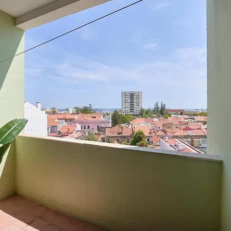 Ocean Balcony, 10m Walk To Beach, By Timecooler Апартаменты Сетубал